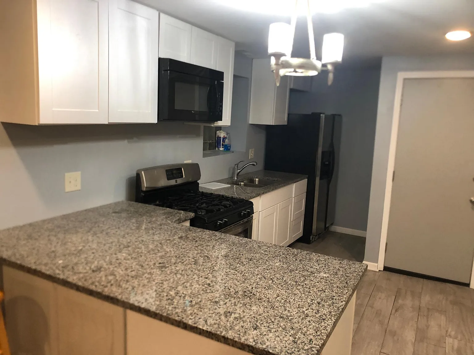 2 bed, $1,350 — Photo 2
