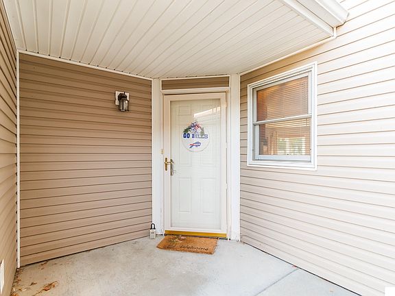 2nd image of 604 Lakeside Dr #51