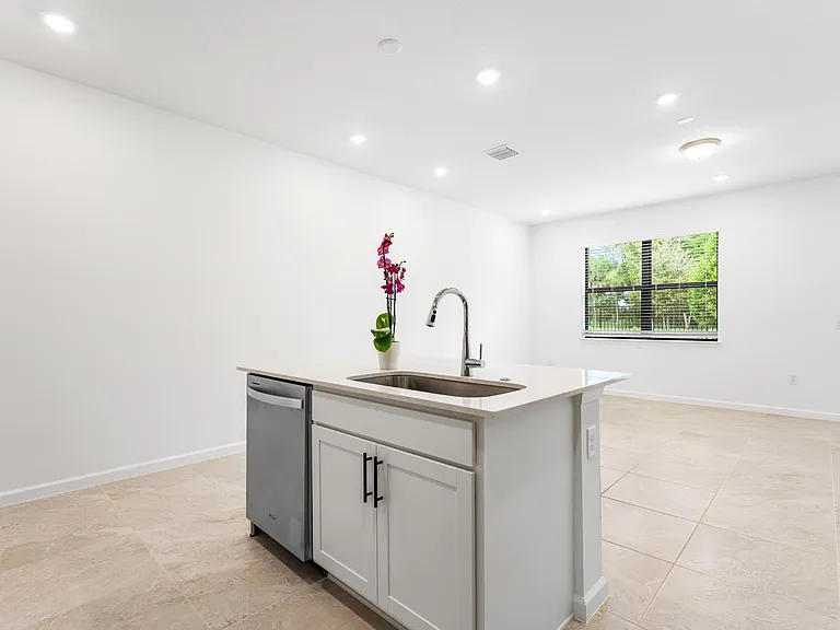 4333 Efendi Dr — Photo 10