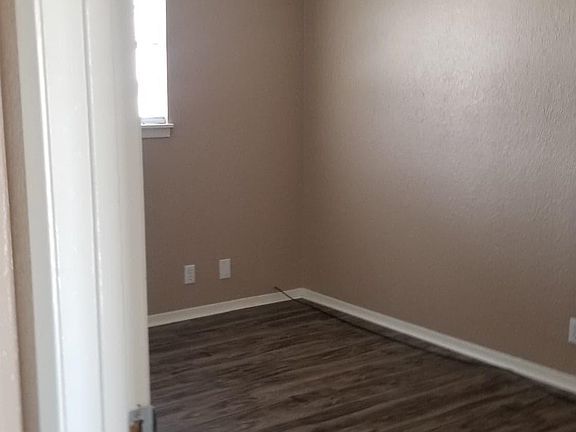 5th image of 302 Georgia St APT 12