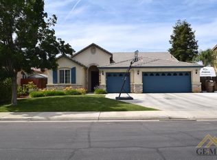 10906 Delicato Ct, Bakersfield, CA 93312