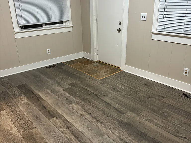 672 N Jefferson St — Photo 1