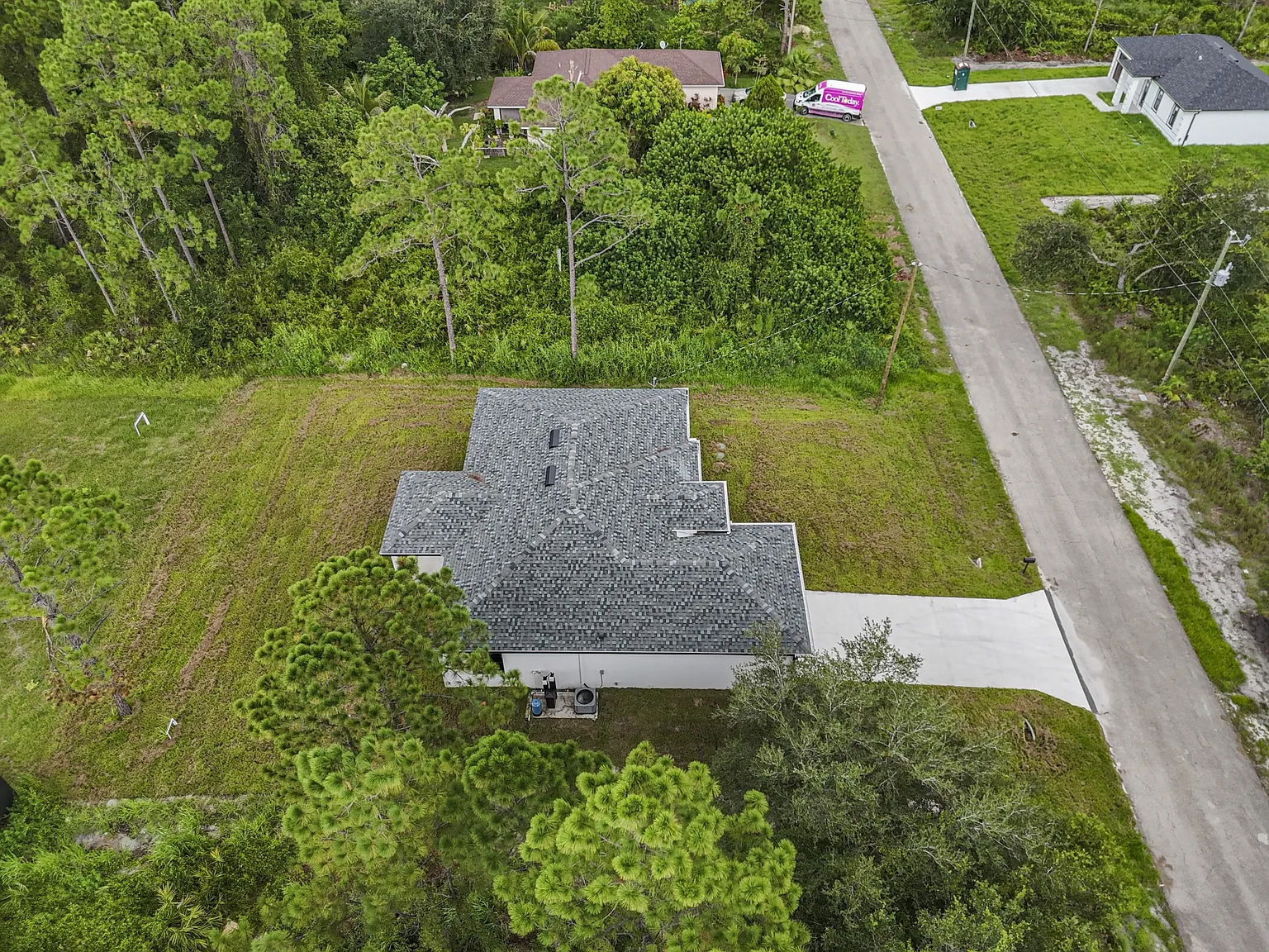 827 Carpenter Street East - 1 — Photo 4