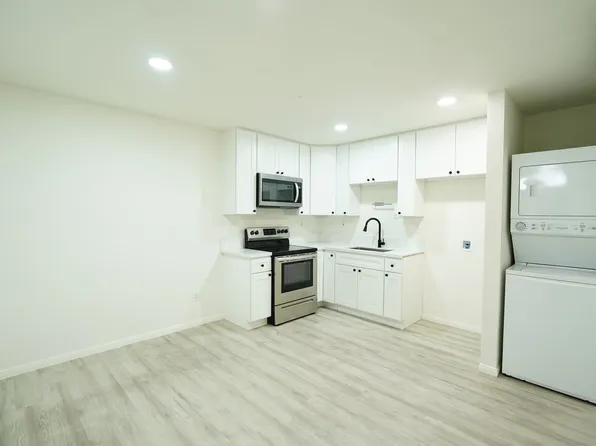 8303 California Ave, Riverside, CA 92504