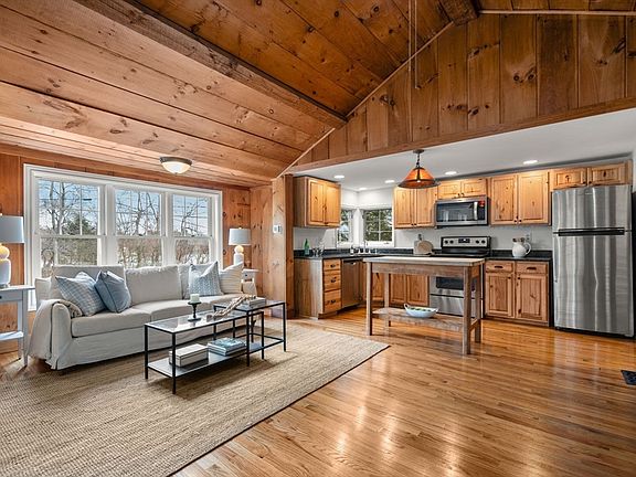 4th image of 14 Dogwood Rd