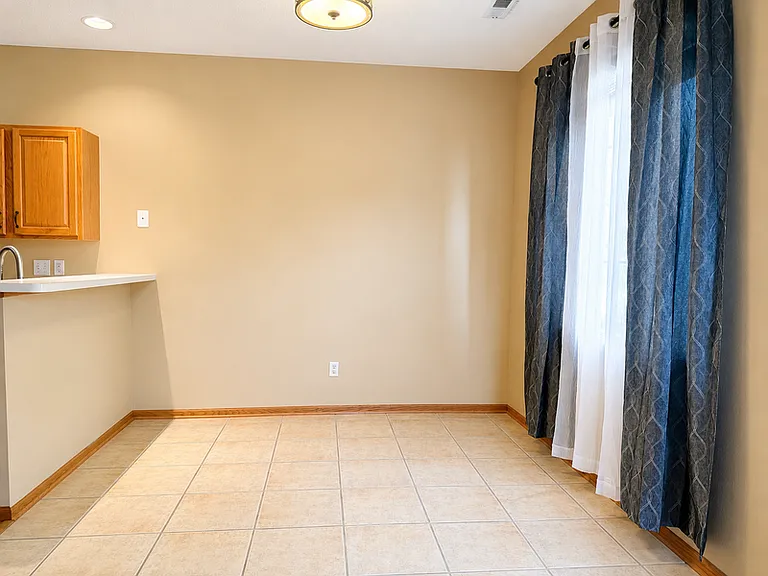 13849 Hyacinth Dr — Photo 6
