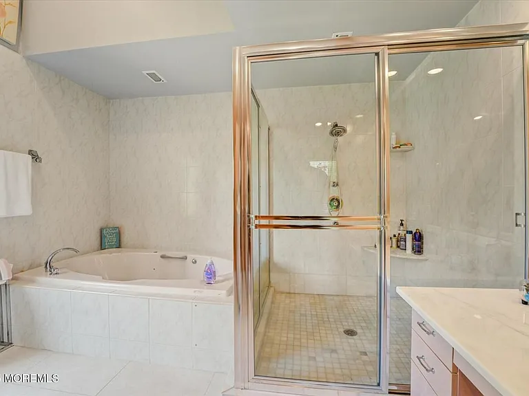 74 Seneca Pl — Photo 39