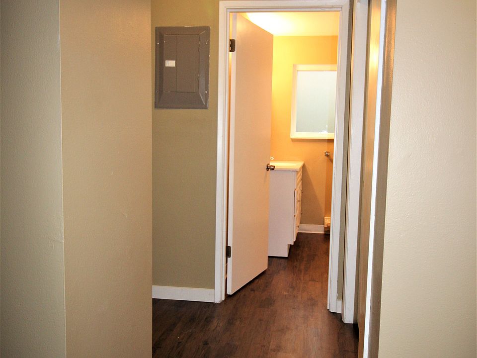 Hallway to Bed & Bathroom