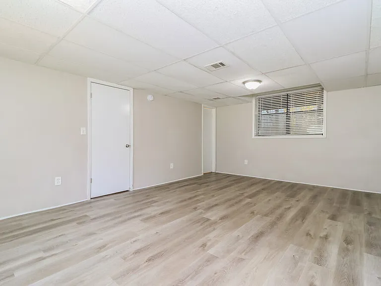 3684 Linwood Way — Photo 14