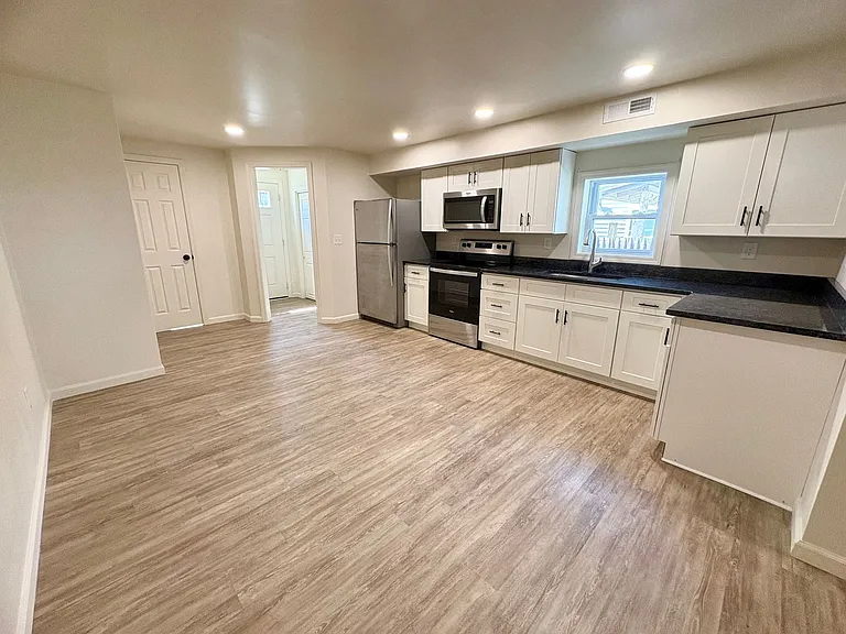 518 E Cumberland St — Photo 10