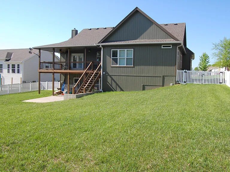 1403 Nottingham Dr — Photo 3