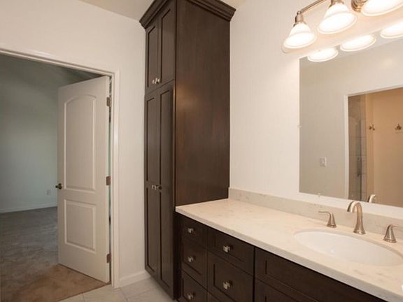 3rd image of 4912 McConnell Ave
