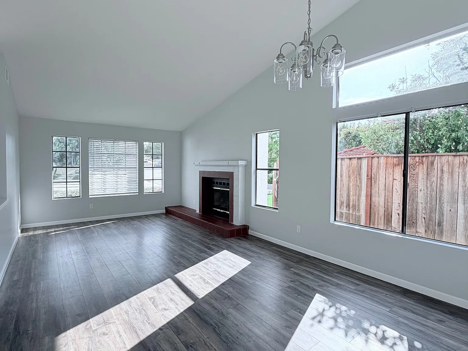 3 bed, 1516 sqft, $4,500 — Photo 4
