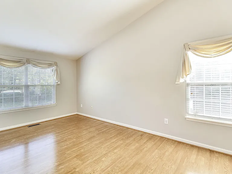 102 W Deer Park Rd — Photo 52