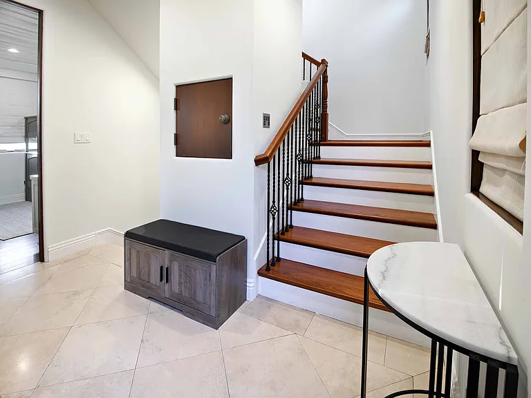 319 33rd St — Photo 24