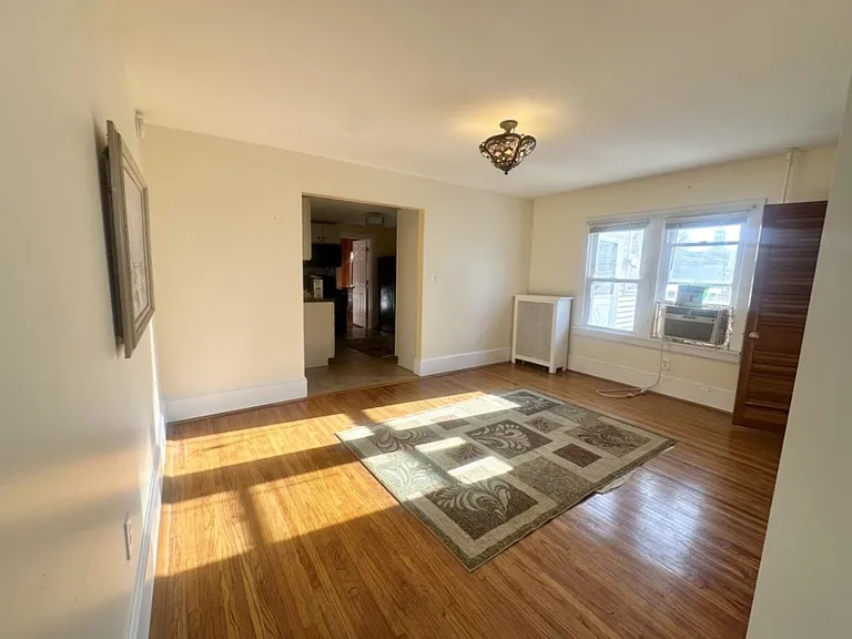 986 Ash St #101 — Photo 35