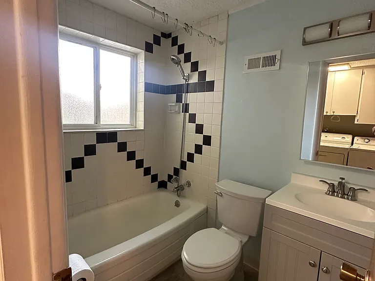 624 S Lawrence Ave #A — Photo 17