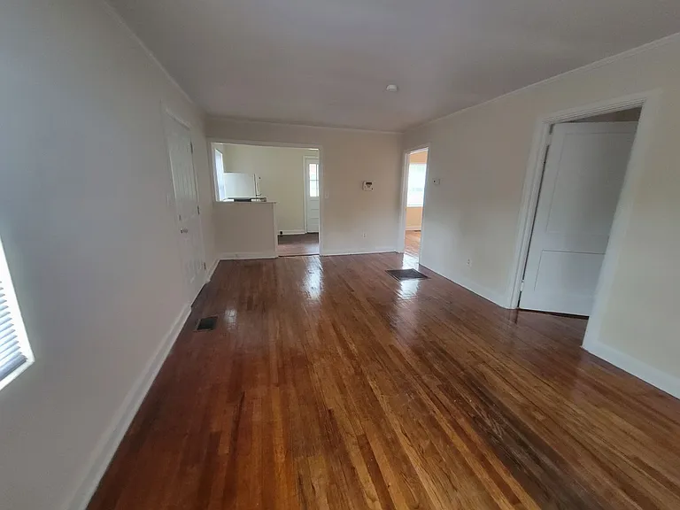 231 Pineneedle Rd — Photo 3