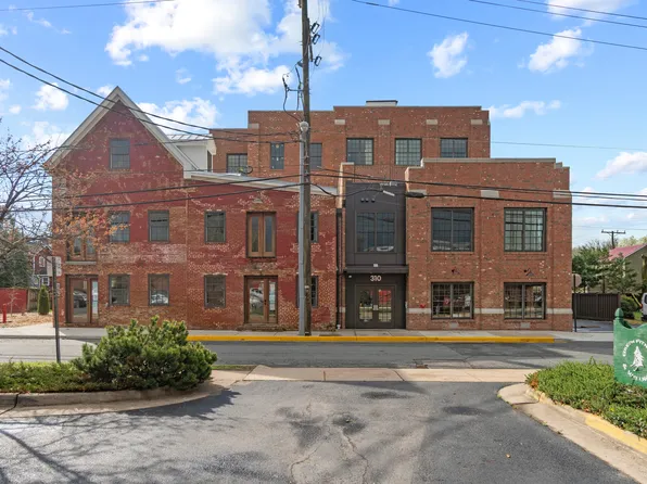 310 Frederick St #402, Fredericksburg, VA 22401
