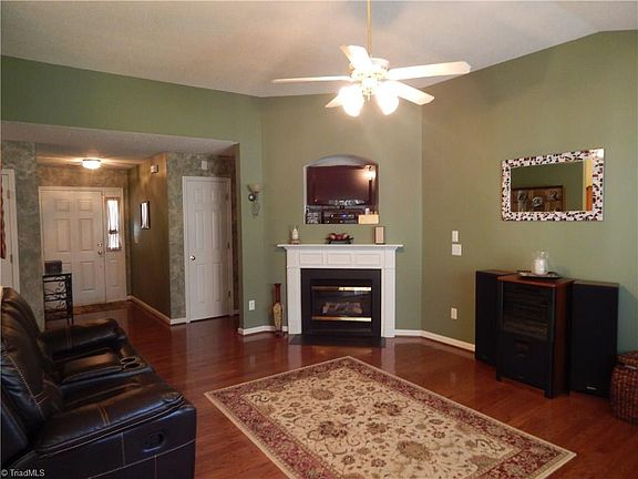 4th image of 6150 Salem Place Dr