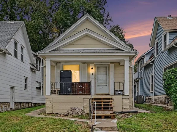 220 N Elmwood Ave, Kansas City, MO 64123