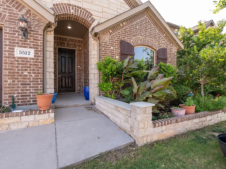5512 Magnum Way — Photo 2