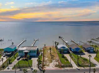 42 Belaire Dr, Rockport, TX 78382