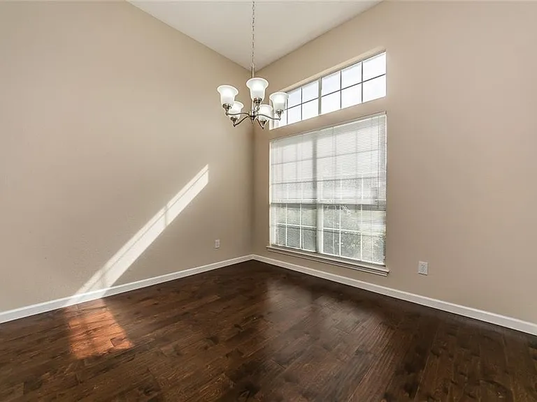 4445 Cranwood Dr — Photo 32