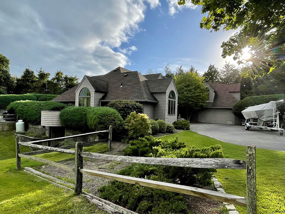 1st image of Quail Hedge Ln