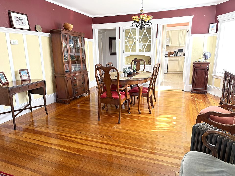 1st image of 7 Grand St #7