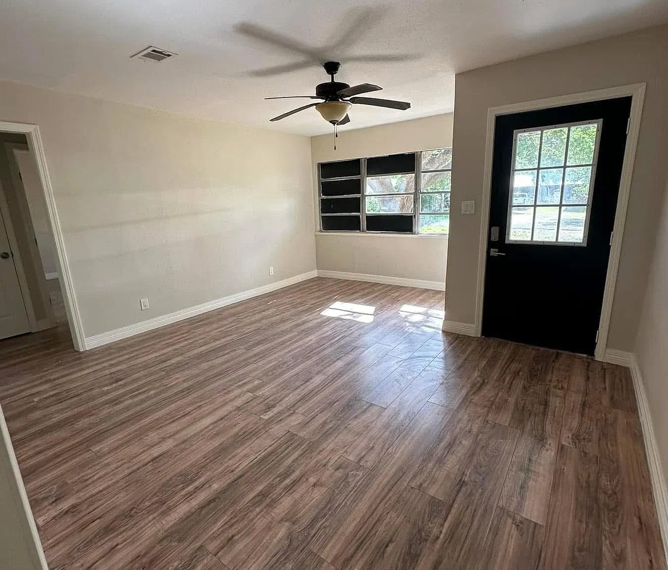 3338 Marguarite Dr — Photo 3