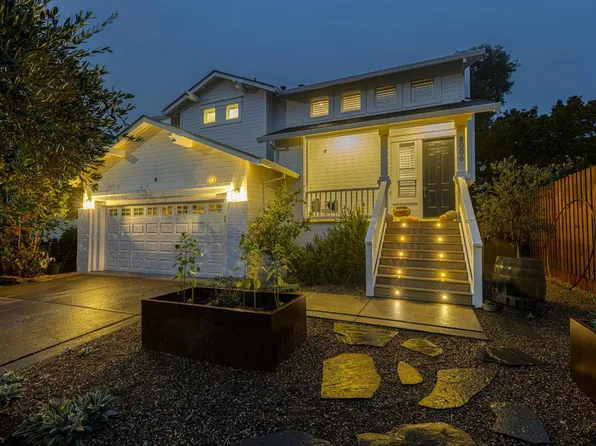 8006 Manor Court, Rohnert Park, CA 94928