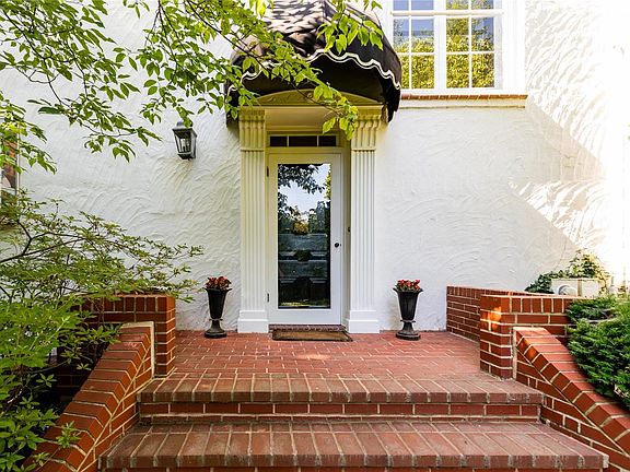 5th image of 4 Litzsinger Ln