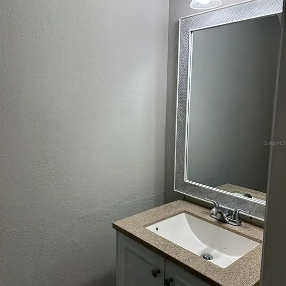 7621 Colonial Ct — Photo 6