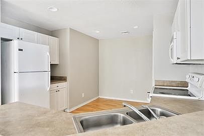 3rd image of 4963 Ava Pointe Dr #1-5-1