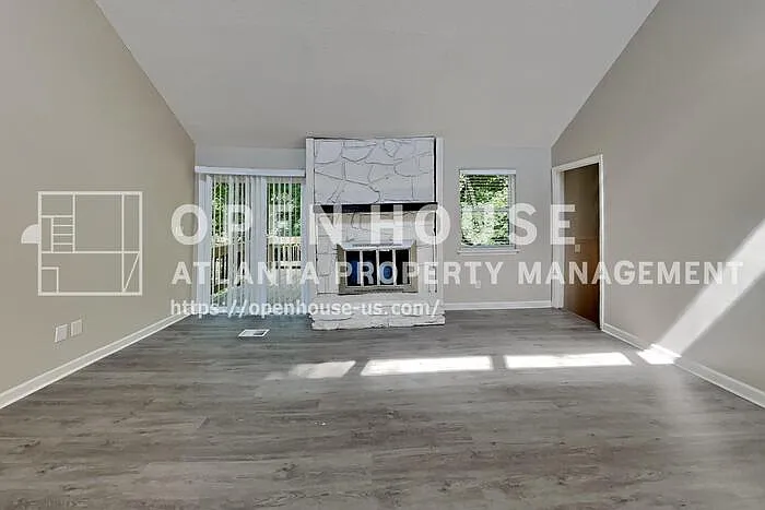 4 bed, 3.0 bath, 2189 sqft, $2,640 — Photo 3