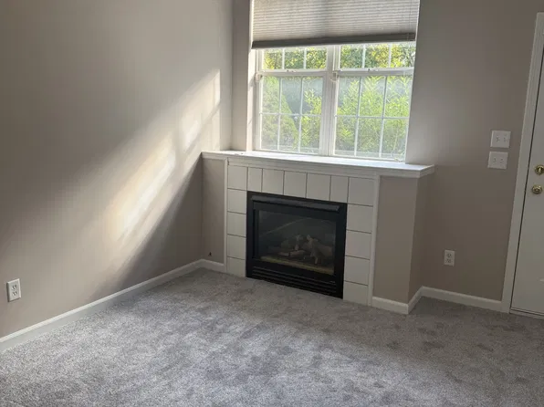 1883 Lindsay Ln, Ann Arbor, MI 48104