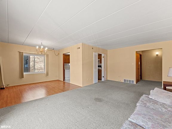 3rd image of 10416 S Mansfield Ave #103