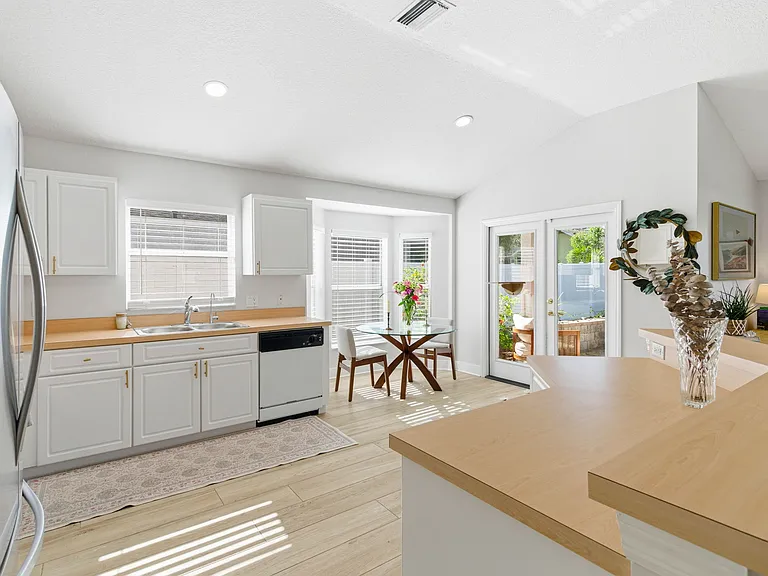 3113 Beaver Pond Trl — Photo 17