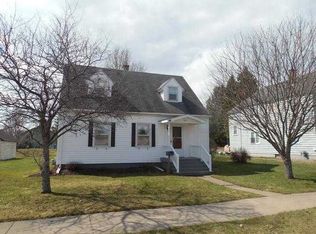 314 Blossom St, Iron River, MI 49935