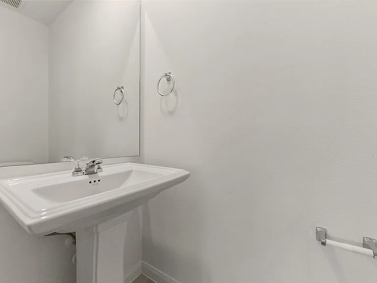 11938 Lakewood West Dr — Photo 13