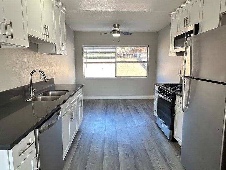 Palm View Apartments in Azusa — Photo 39