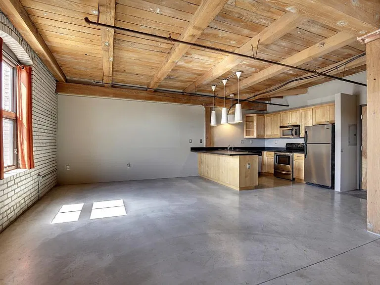 127 5th St NE #306 — Photo 3