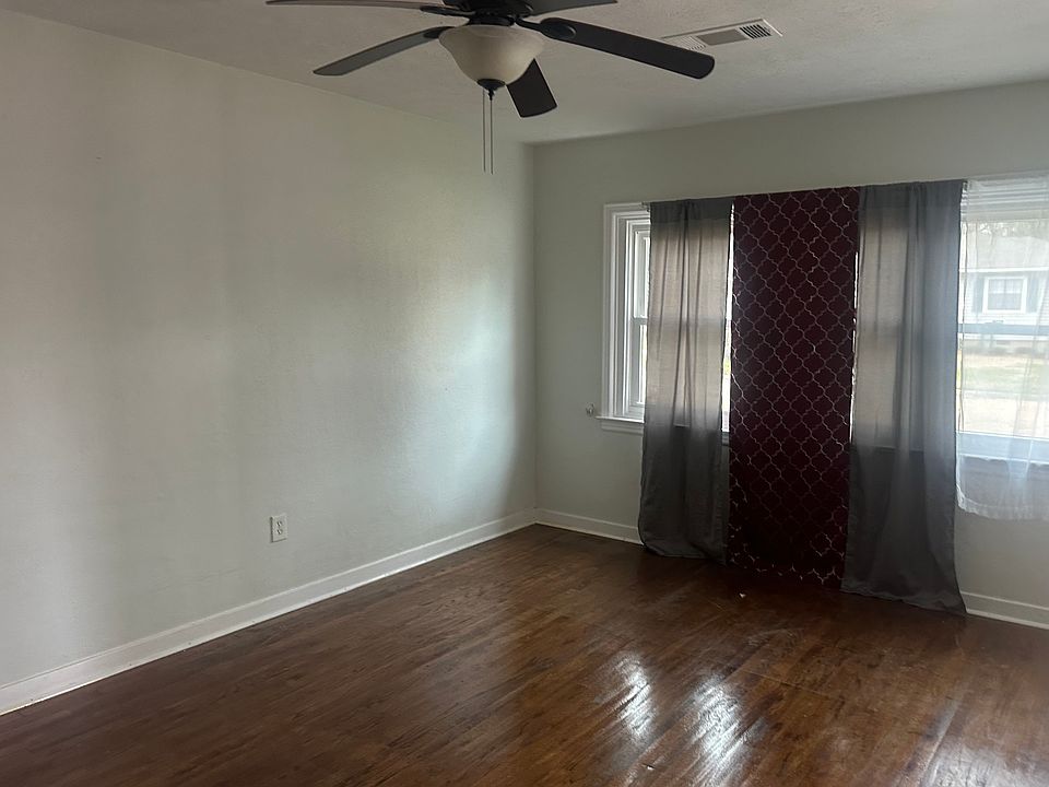 2nd image of 108 Nicholas St