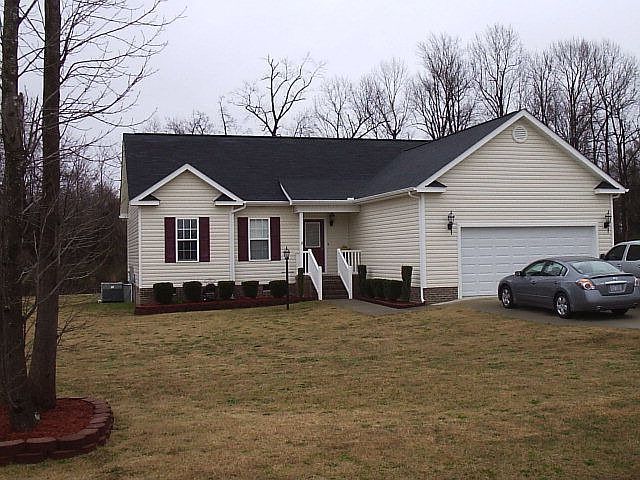 1st image of 214 Starcrest Dr