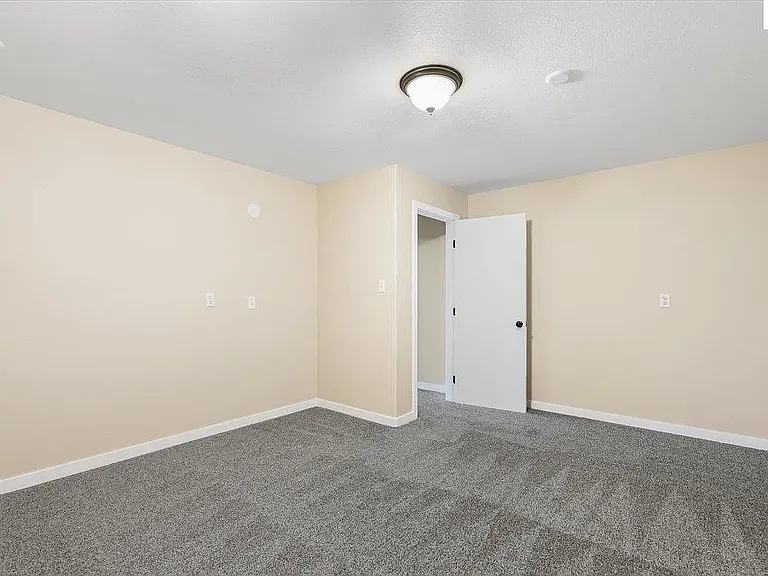 842 N Doryport Ct — Photo 18
