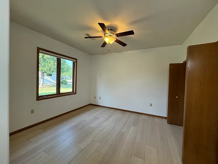622 Greenfield Dr — Photo 13