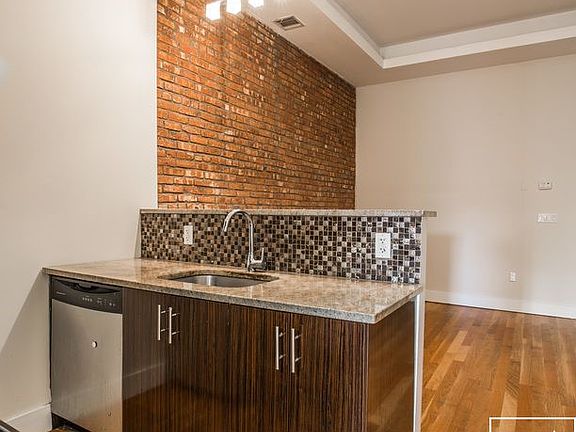 3rd image of 295 Throop Ave #2A