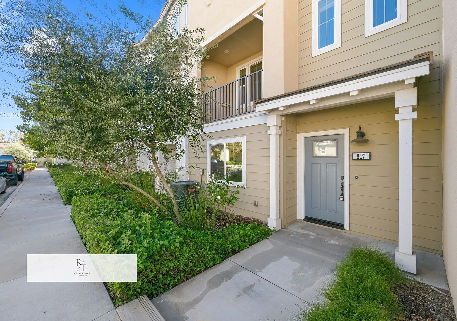 Modern 3-Bedroom Condo with Flexible Multi-Level Layout in Pomona ! — Photo 4