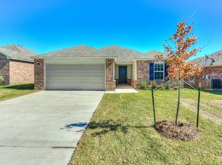 1932 W Hunters Spring Way, Mustang, OK 73064